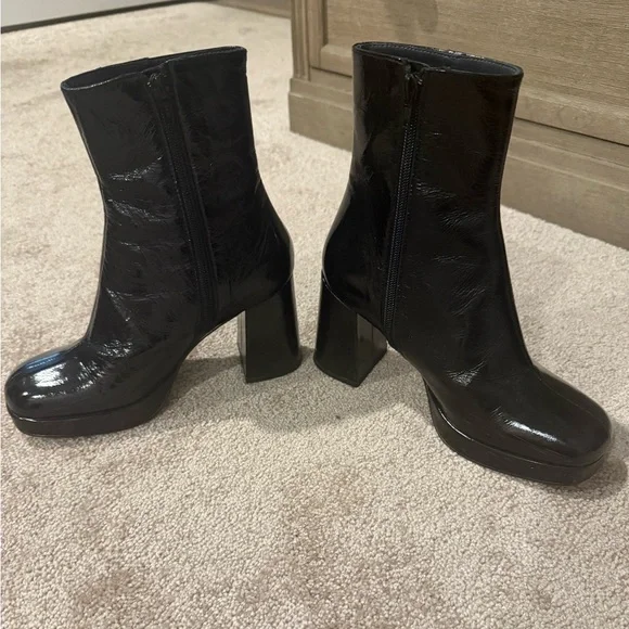 JONAK Black Patented Leather Heeled Boots - Picture 3 of 7